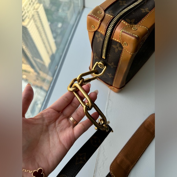 LV SOFT TRUNK LARGE MONOGRAM GHW - Picture 4 of 12